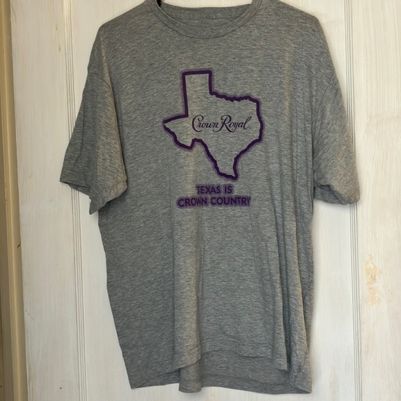 Crown Royal tshirt XL